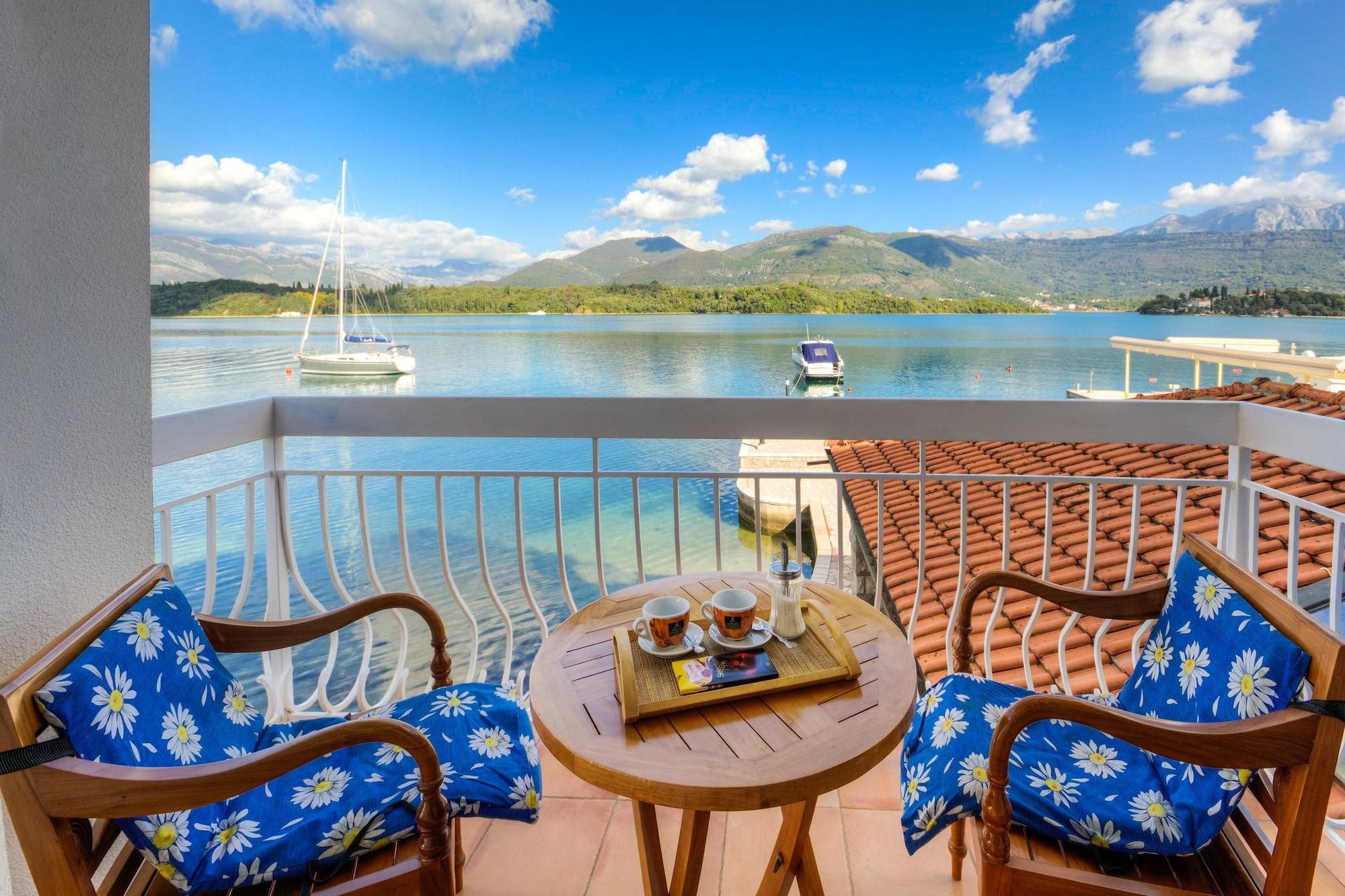 Apart-Hotel Villa Lav Nova Pec ภายนอก รูปภาพ